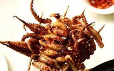 夜市小吃，鐵板魷魚在家就可以做