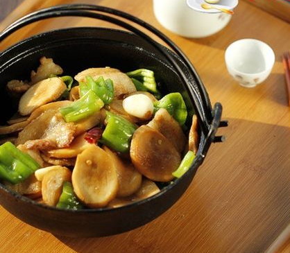 比肉好吃的素菜，干鍋杏鮑菇，健康美味的家常素菜菜譜