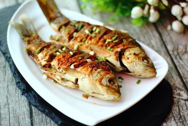 好吃到停不下筷子的香酥烤魚，做法簡(jiǎn)單，少油少鹽，吃起來更健康