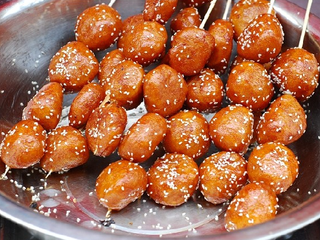 外酥里脆的糖油果子，成都的風(fēng)味小吃之一，做起來(lái)如此簡(jiǎn)單