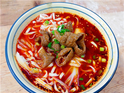 成都學(xué)重慶小面技能訓(xùn)練多少錢？特色美食小吃訓(xùn)練