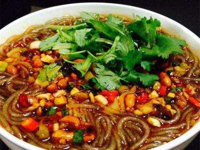 手工酸辣粉技術(shù)培訓(xùn)學(xué)校哪家好？