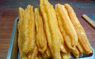 成都早餐開店技術哪里好？  想學早餐油條制作