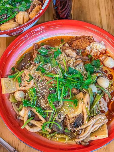 成都學(xué)麻辣燙技術(shù)培訓(xùn)哪家好？