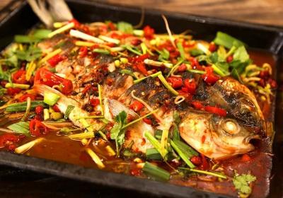 成都烤魚(yú)培訓(xùn)學(xué)校，學(xué)燒烤烤魚(yú)哪里有培訓(xùn)班？