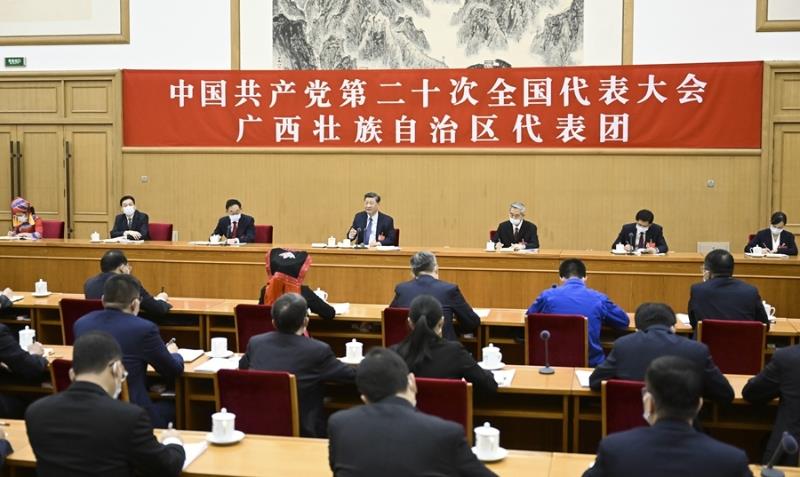 10月17日，習(xí)近平同志參加黨的二十大廣西代表團討論。新華社記者 謝環(huán)馳 攝